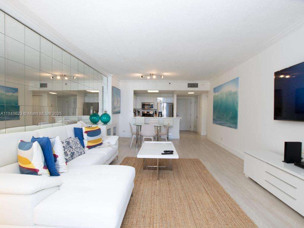 Roney Palace at 2301 Collins Ave, Miami Beach, FL 33139 - For Rent photo 9
