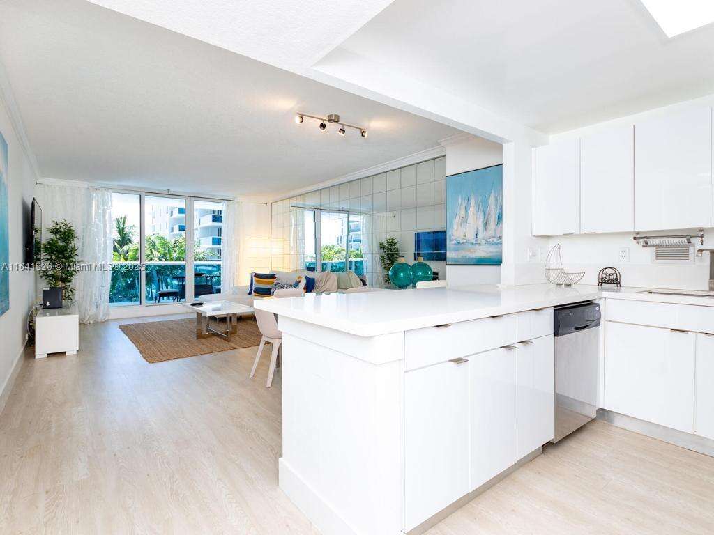 Roney Palace at 2301 Collins Ave, Miami Beach, FL 33139 - For Rent photo 10