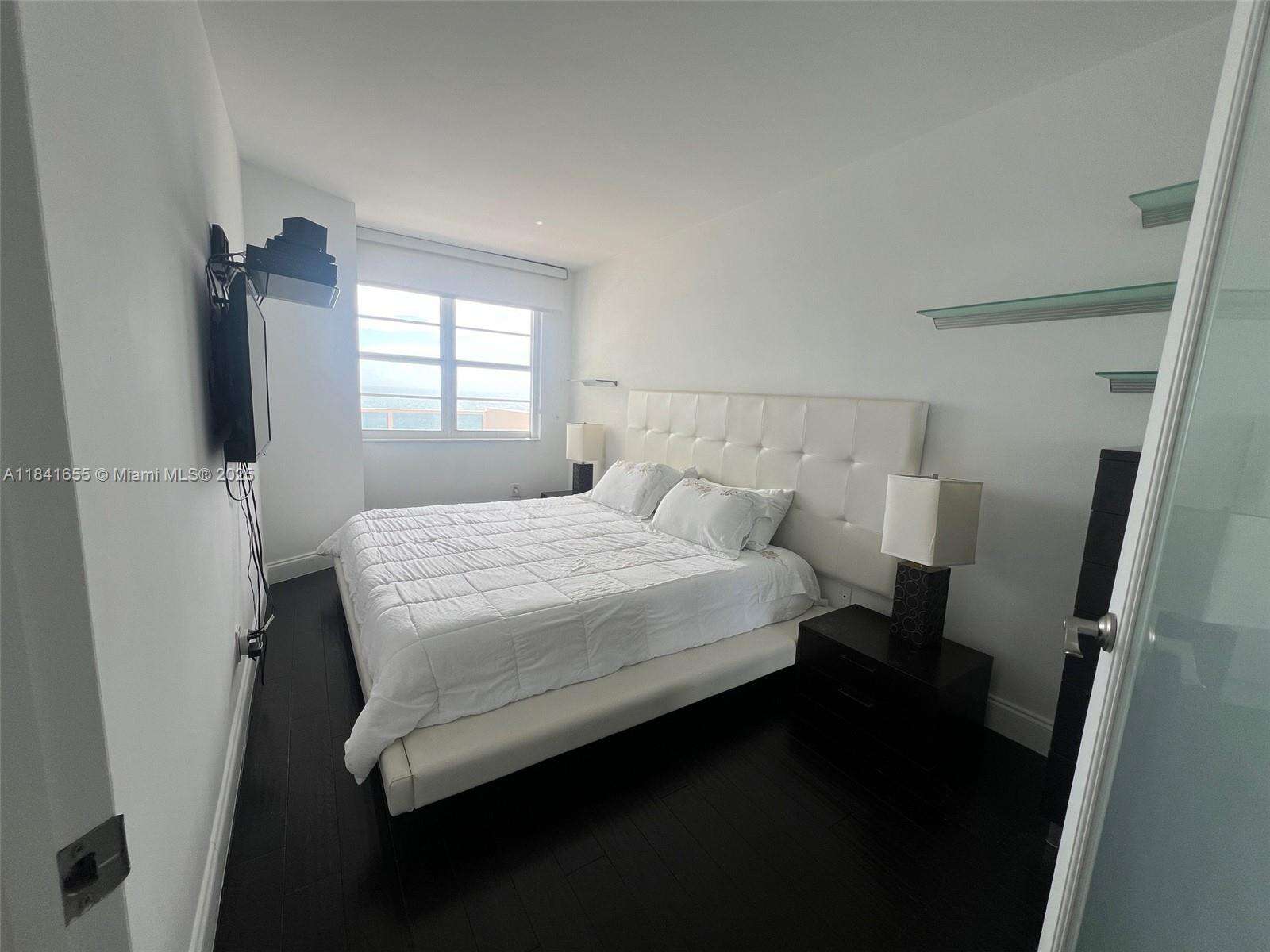 Decoplage at 100 Lincoln Rd, Miami Beach, FL 33139 - For Rent photo 14