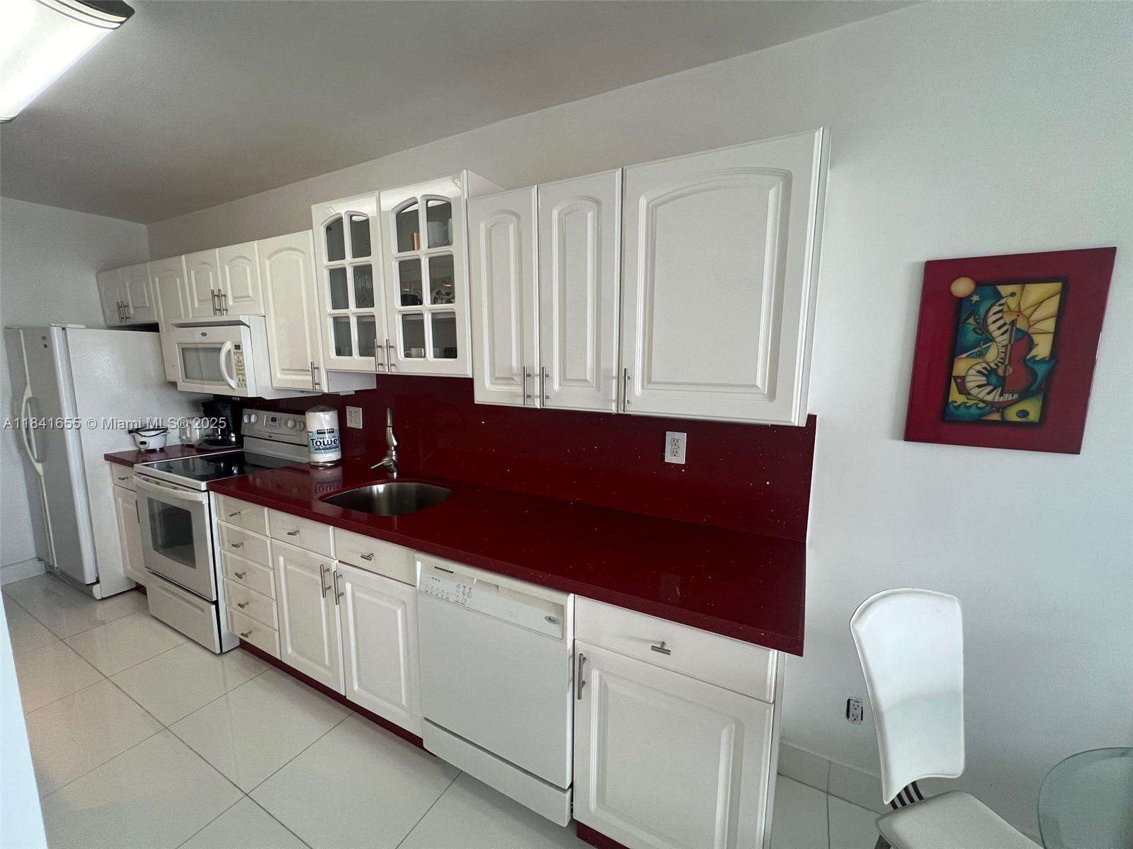 Decoplage at 100 Lincoln Rd, Miami Beach, FL 33139 - For Rent photo 8