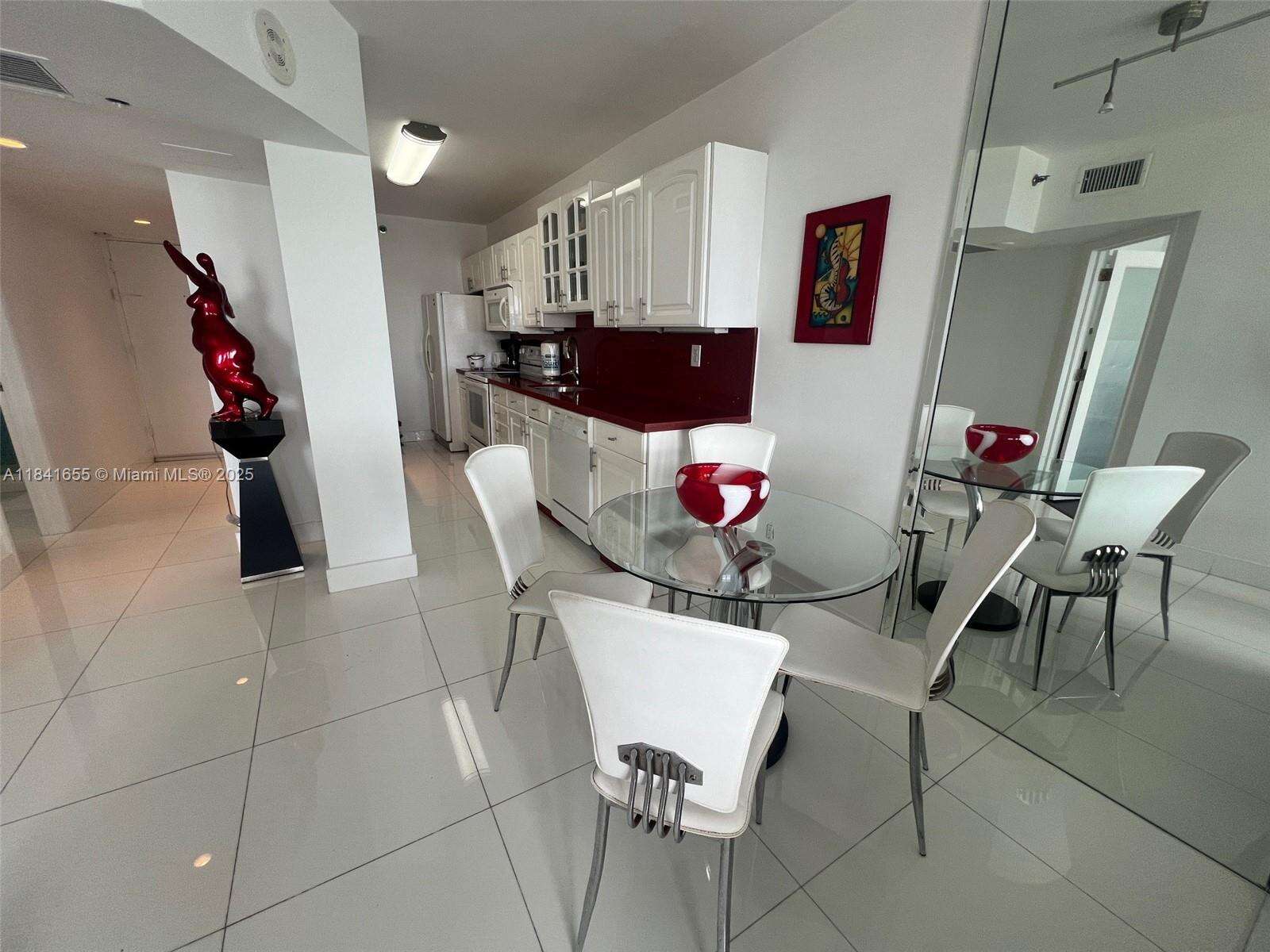 Decoplage at 100 Lincoln Rd, Miami Beach, FL 33139 - For Rent photo 10