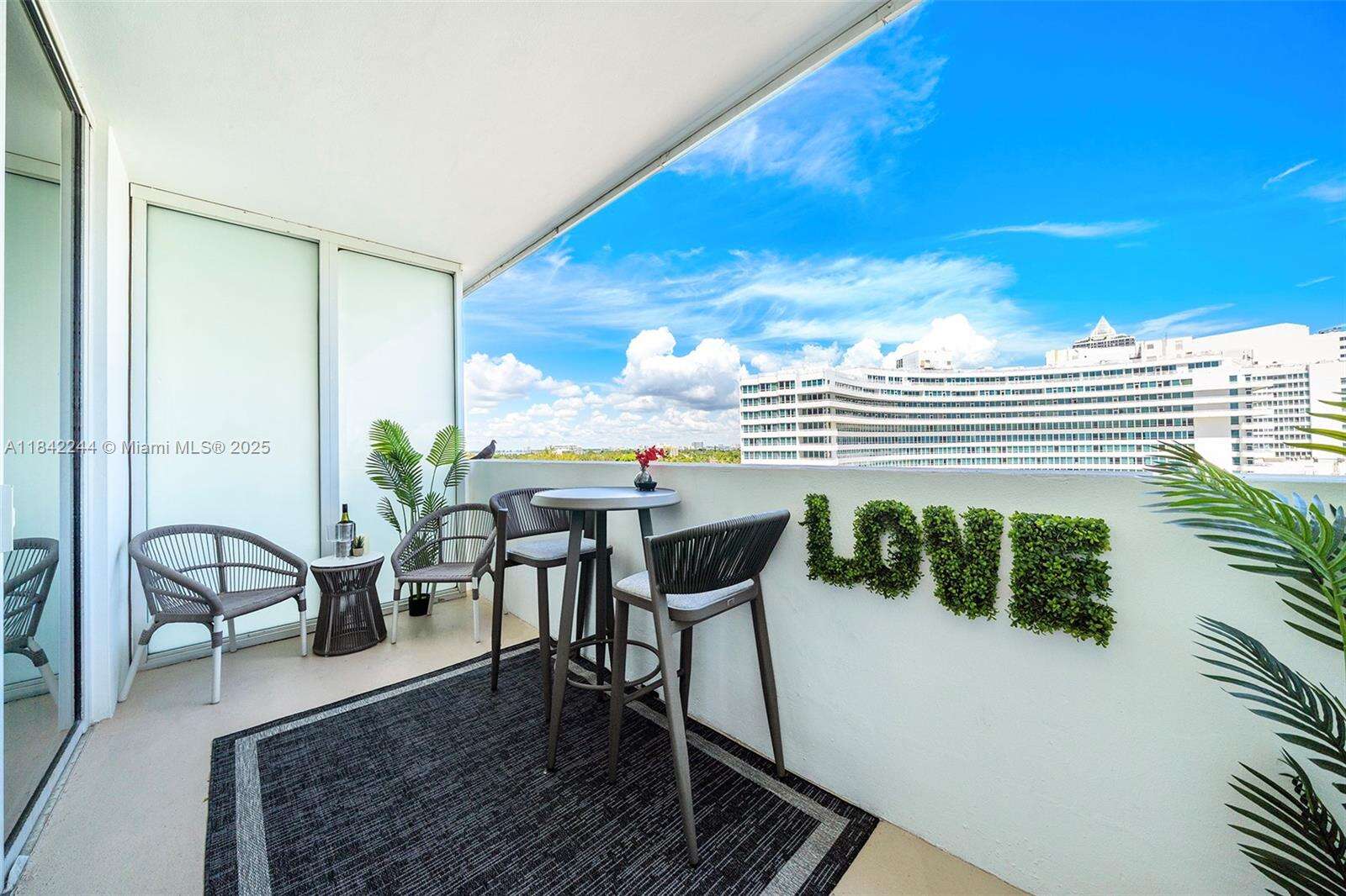 Fontainebleau 3 at 4391 Collins Ave, Miami Beach, FL 33140 - For Rent photo 24