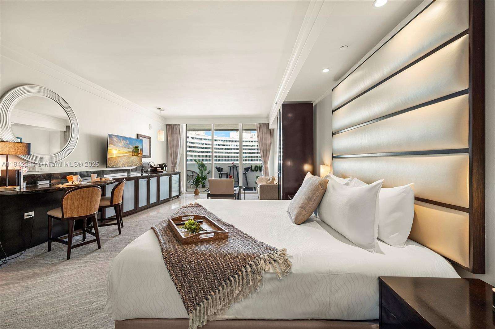 Fontainebleau 3 at 4391 Collins Ave, Miami Beach, FL 33140 - For Rent photo 36