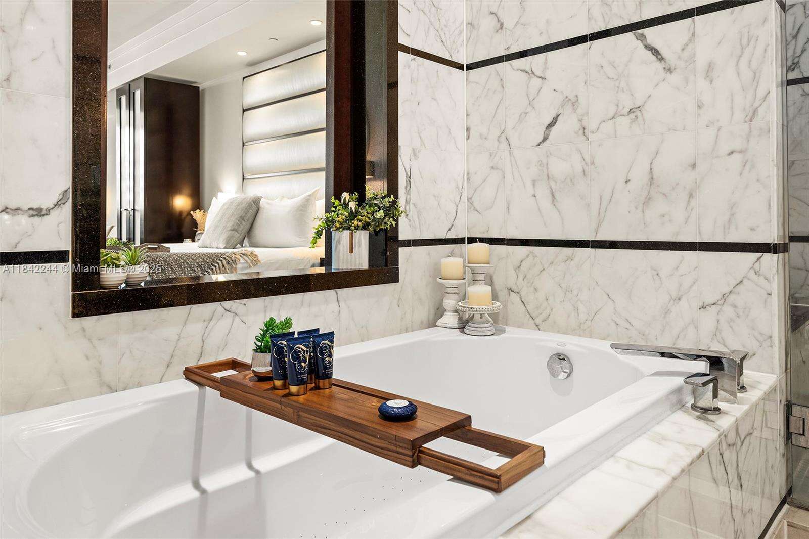 Fontainebleau 3 at 4391 Collins Ave, Miami Beach, FL 33140 - For Rent photo 38
