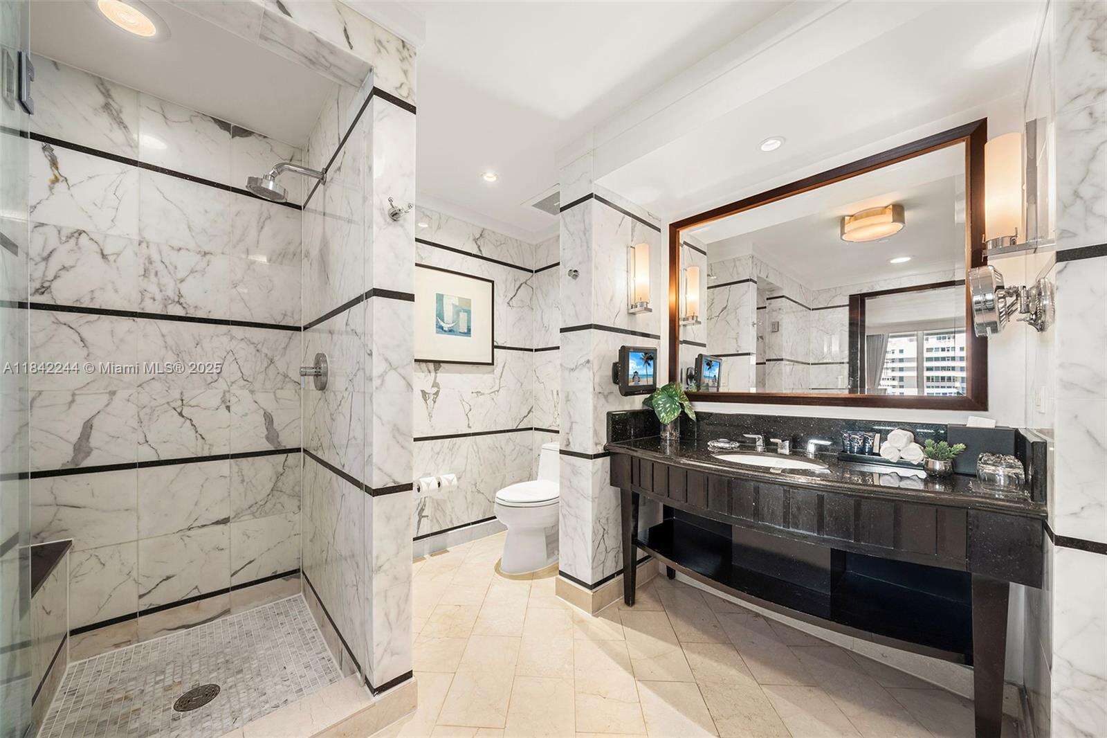 Fontainebleau 3 at 4391 Collins Ave, Miami Beach, FL 33140 - For Rent photo 40