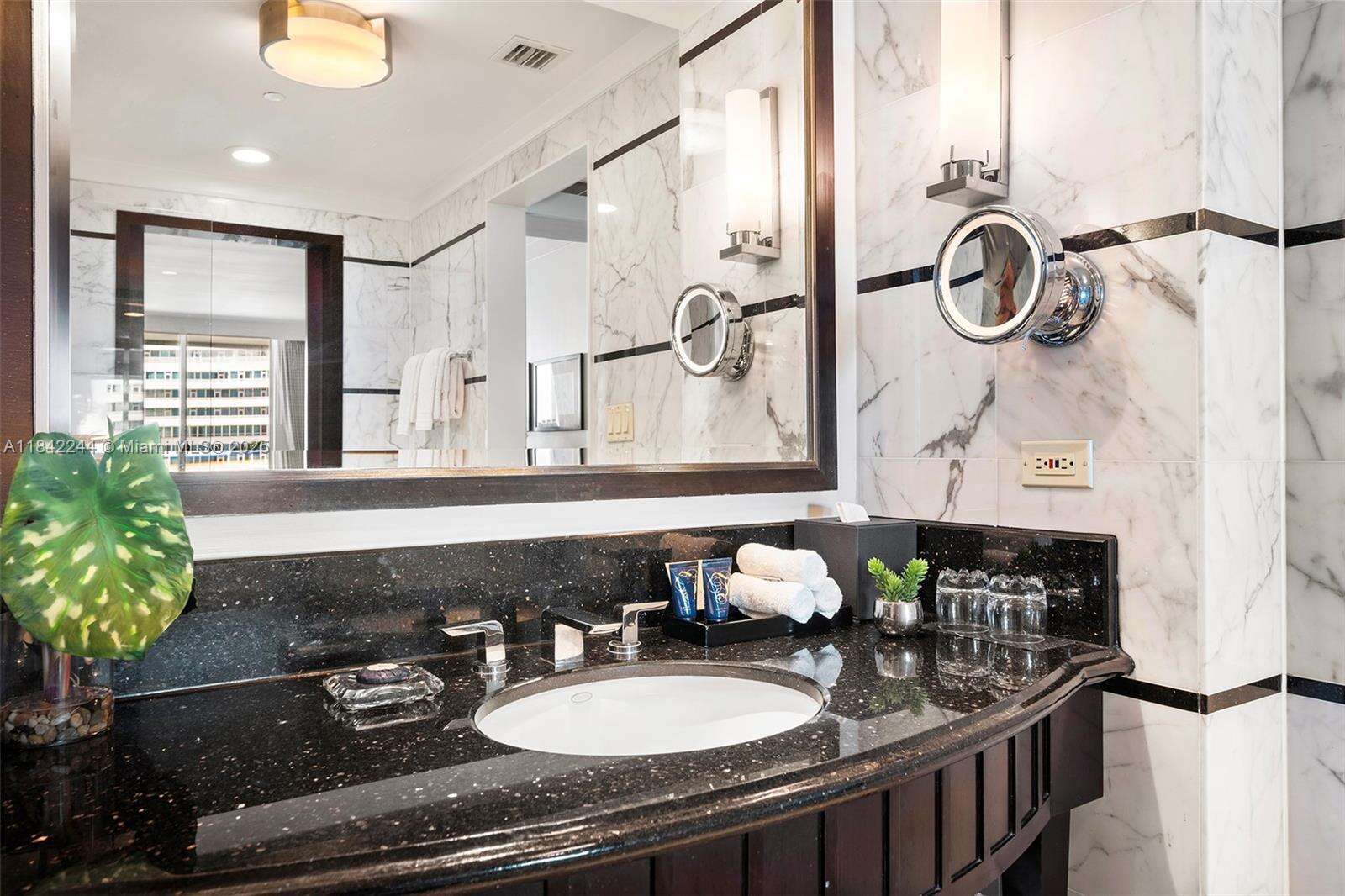 Fontainebleau 3 at 4391 Collins Ave, Miami Beach, FL 33140 - For Rent photo 41