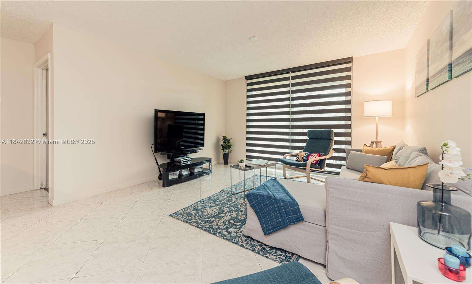 The Yacht Club At Aventura at 19801 Country Club Dr, Aventura, FL 33180 - For Rent photo 12