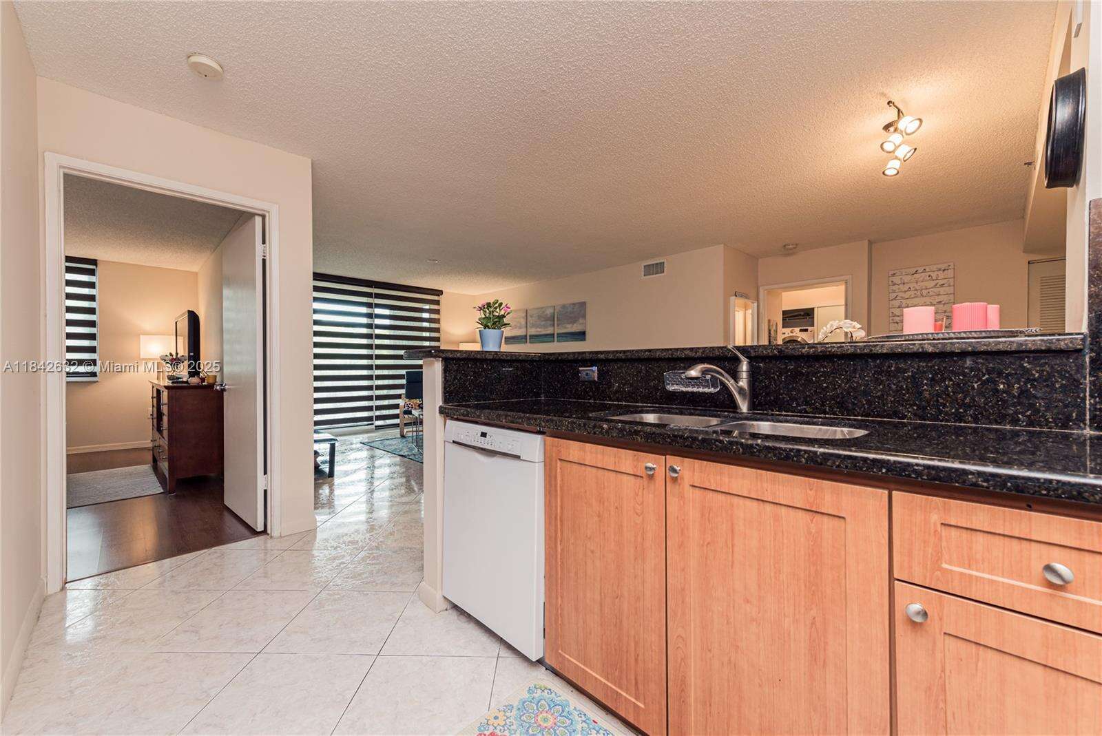 The Yacht Club At Aventura at 19801 Country Club Dr, Aventura, FL 33180 - For Rent photo 13