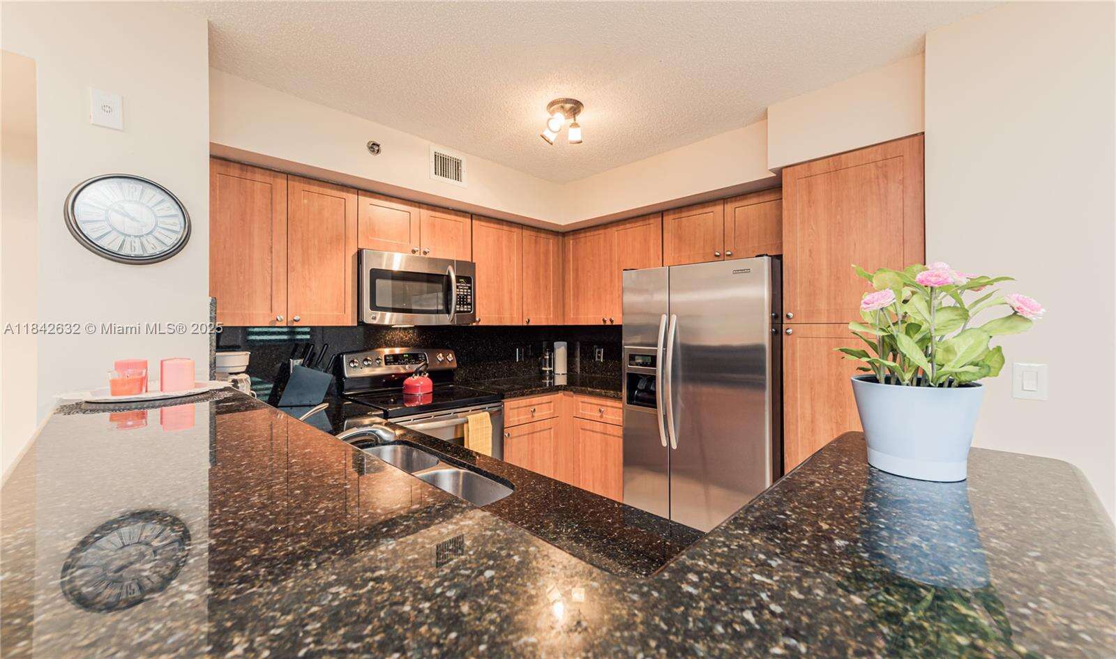 The Yacht Club At Aventura at 19801 Country Club Dr, Aventura, FL 33180 - For Rent photo 14