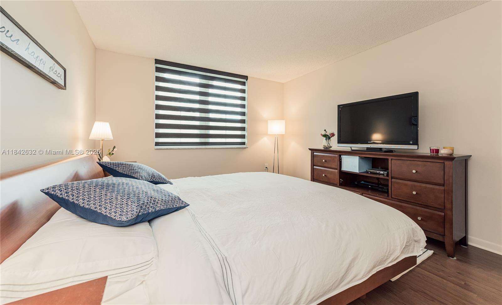 The Yacht Club At Aventura at 19801 Country Club Dr, Aventura, FL 33180 - For Rent photo 18