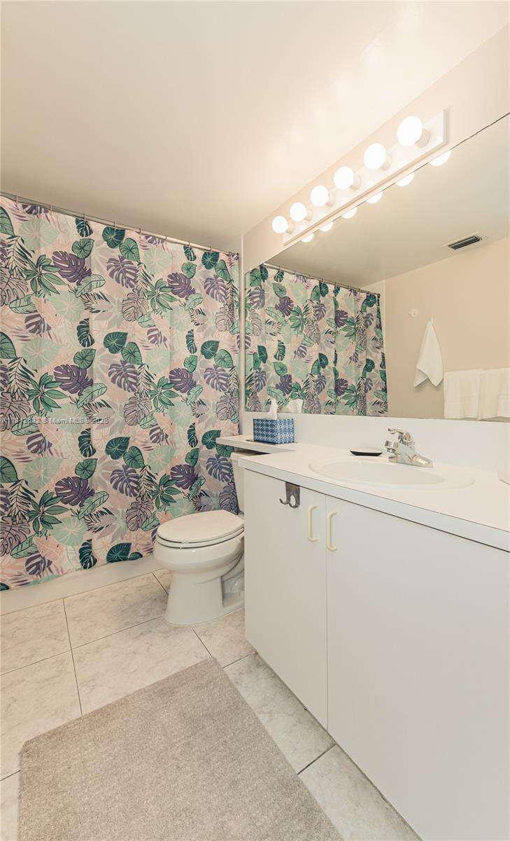 The Yacht Club At Aventura at 19801 Country Club Dr, Aventura, FL 33180 - For Rent photo 22