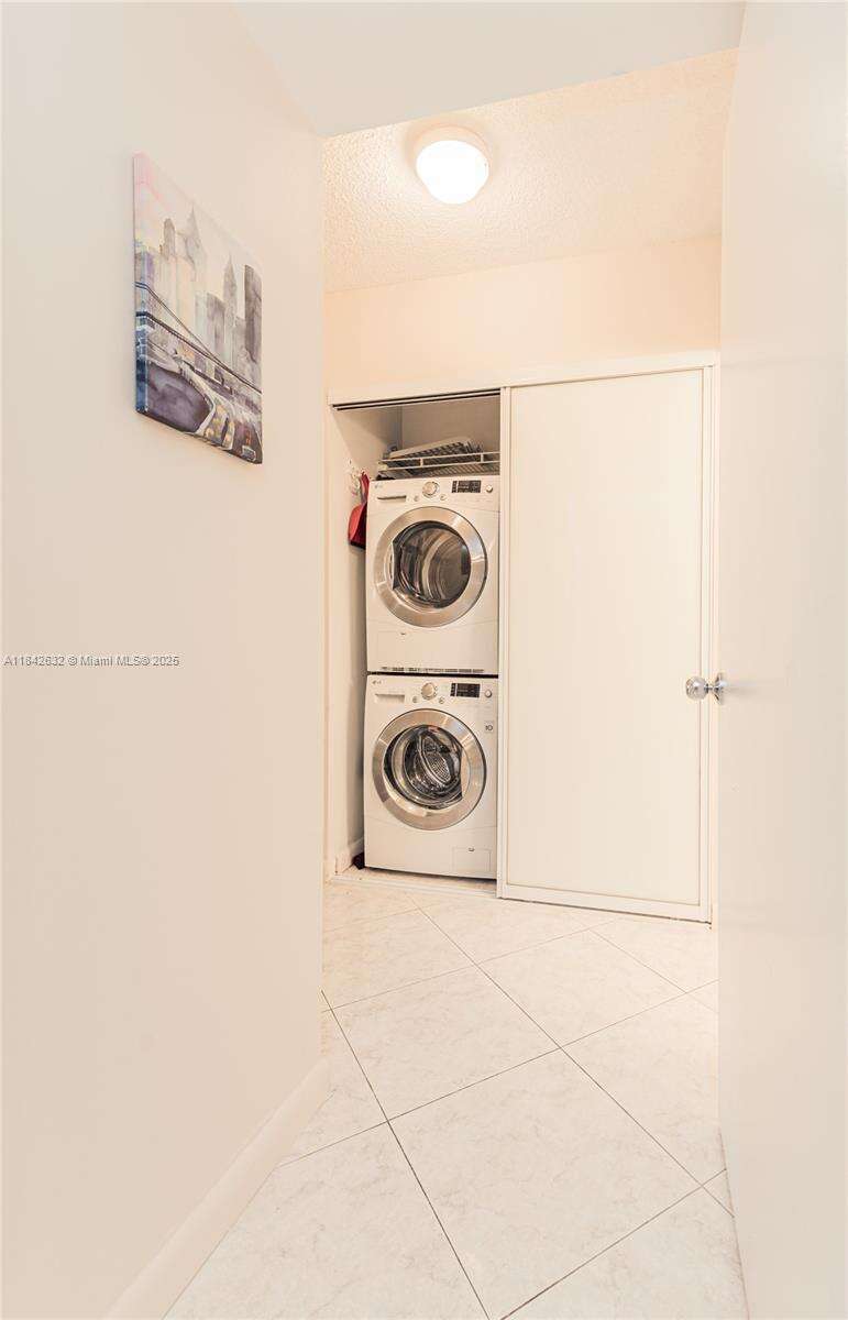 The Yacht Club At Aventura at 19801 Country Club Dr, Aventura, FL 33180 - For Rent photo 25