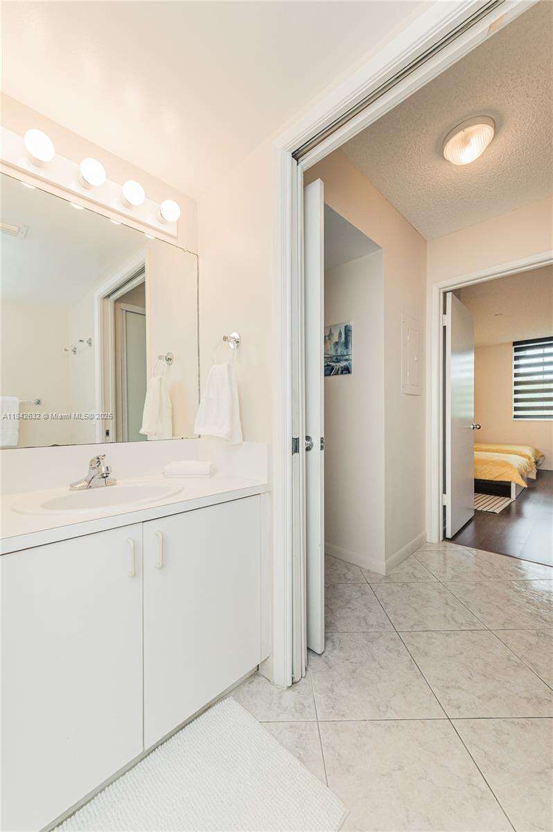 The Yacht Club At Aventura at 19801 Country Club Dr, Aventura, FL 33180 - For Rent photo 31