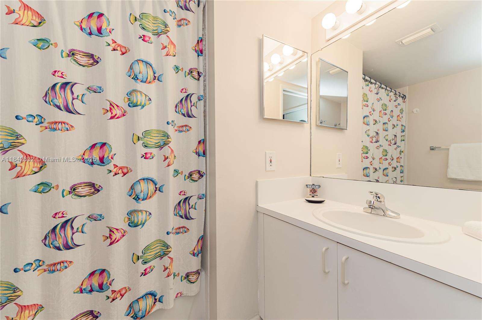 The Yacht Club At Aventura at 19801 Country Club Dr, Aventura, FL 33180 - For Rent photo 33