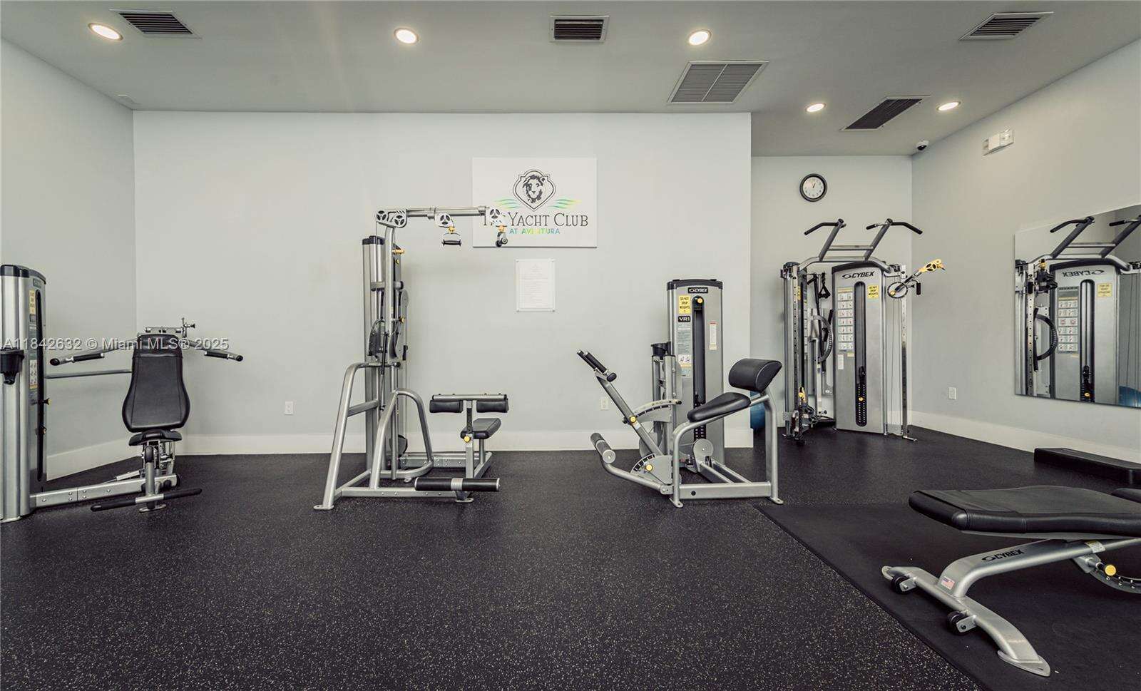 The Yacht Club At Aventura at 19801 Country Club Dr, Aventura, FL 33180 - For Rent photo 42