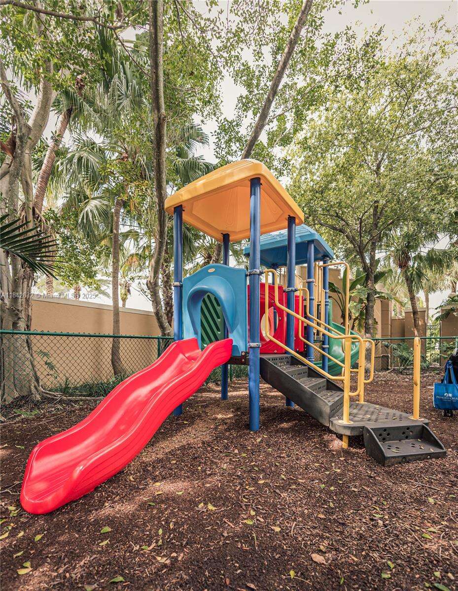 The Yacht Club At Aventura at 19801 Country Club Dr, Aventura, FL 33180 - For Rent photo 45