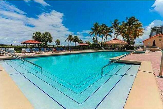 Club Atlantis at 2555 Collins Ave, Miami Beach, FL 33140 - For Rent photo 15