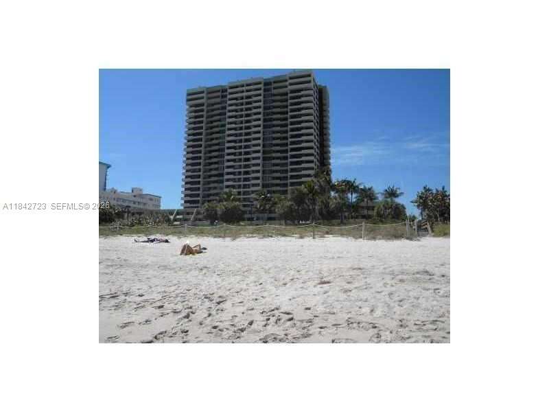 Club Atlantis at 2555 Collins Ave, Miami Beach, FL 33140 - For Rent photo 18