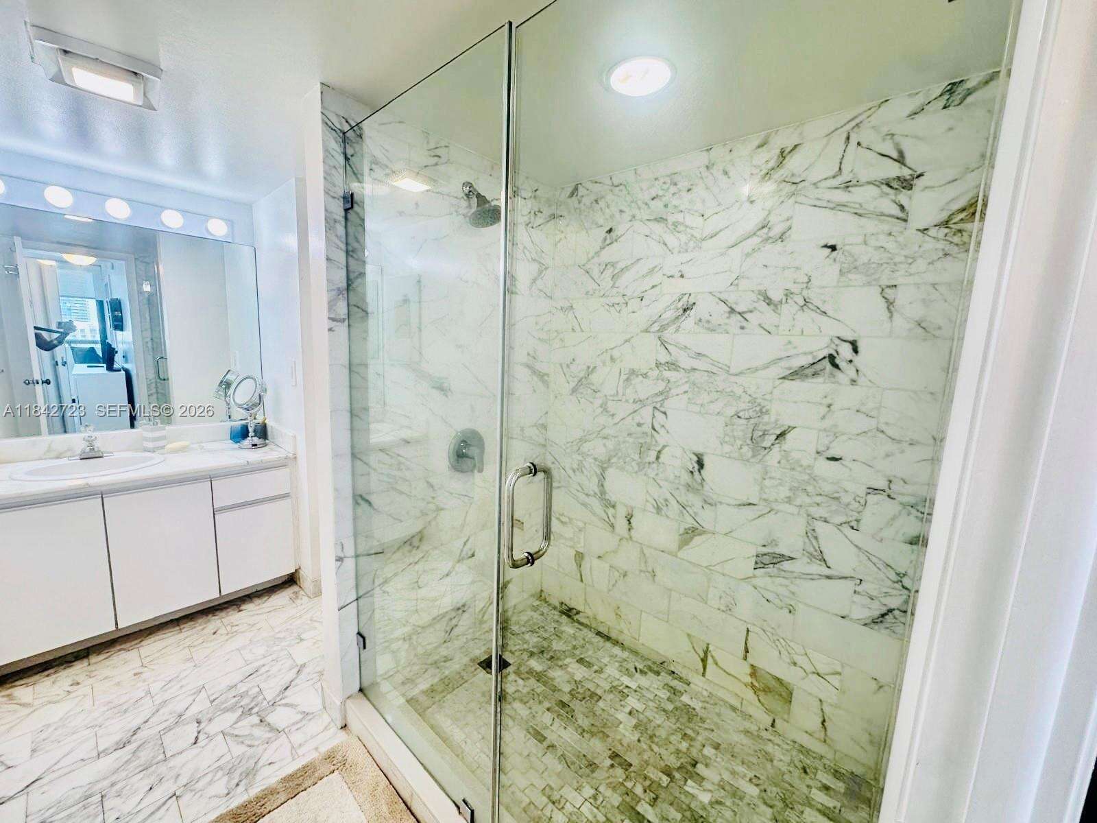Club Atlantis at 2555 Collins Ave, Miami Beach, FL 33140 - For Rent photo 7