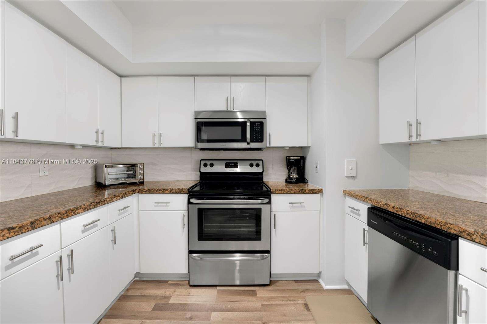 1800 Sunset Harbour Dr, Miami Beach, FL 33139 - For Rent photo 16