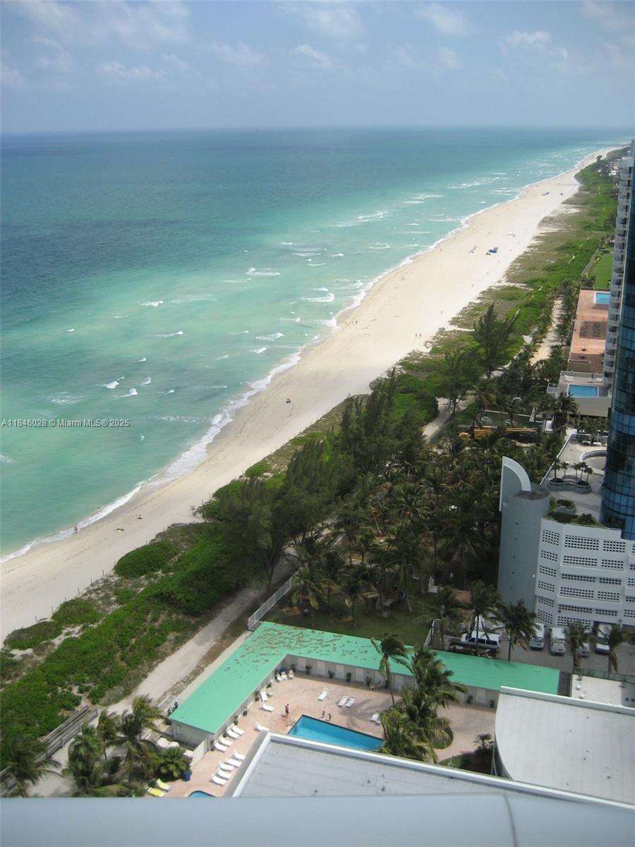 Akoya at 6365 Collins Ave, Miami Beach, FL 33141 - For Rent photo 2