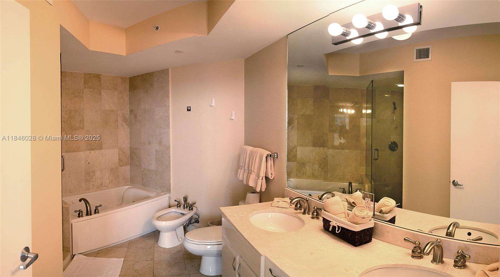 Akoya at 6365 Collins Ave, Miami Beach, FL 33141 - For Rent photo 5
