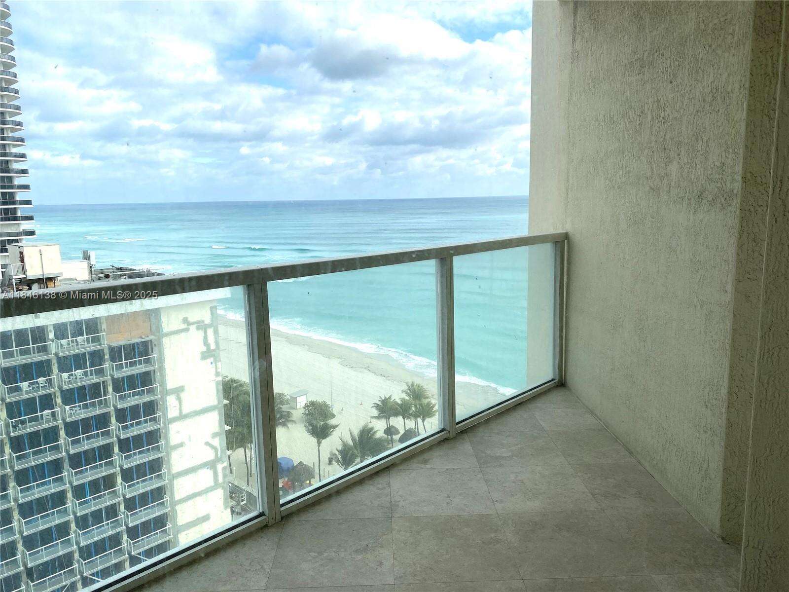 La Perla at 16699 Collins Ave, Sunny Isles Beach, FL 33160 - For Rent photo 5