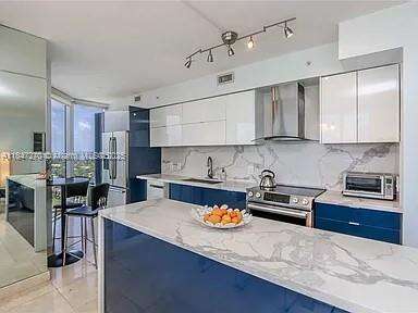 Green Diamond at 4775 Collins Ave, Miami Beach, FL 33140 - For Rent photo 2