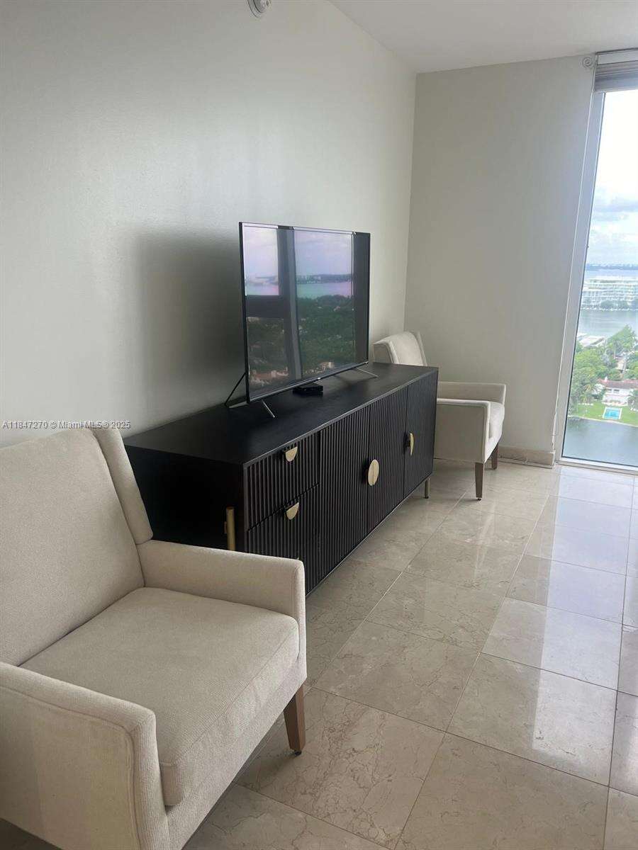 Green Diamond at 4775 Collins Ave, Miami Beach, FL 33140 - For Rent photo 16