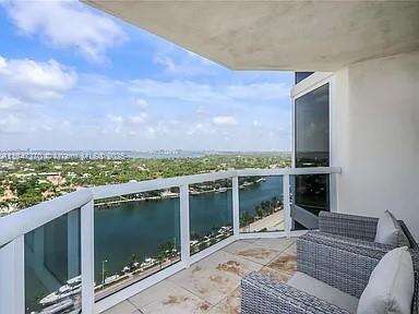 Green Diamond at 4775 Collins Ave, Miami Beach, FL 33140 - For Rent photo 7