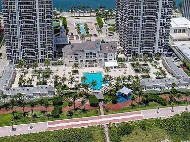 Green Diamond at 4775 Collins Ave, Miami Beach, FL 33140 - For Rent photo 10