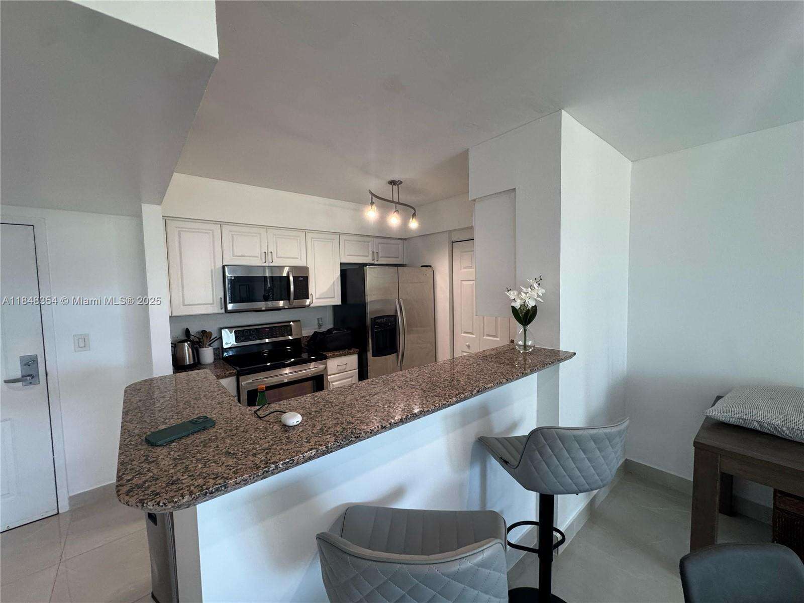 The Mark On Brickell at 1155 Brickell Bay Dr, Miami, FL 33131 - For Rent photo 11