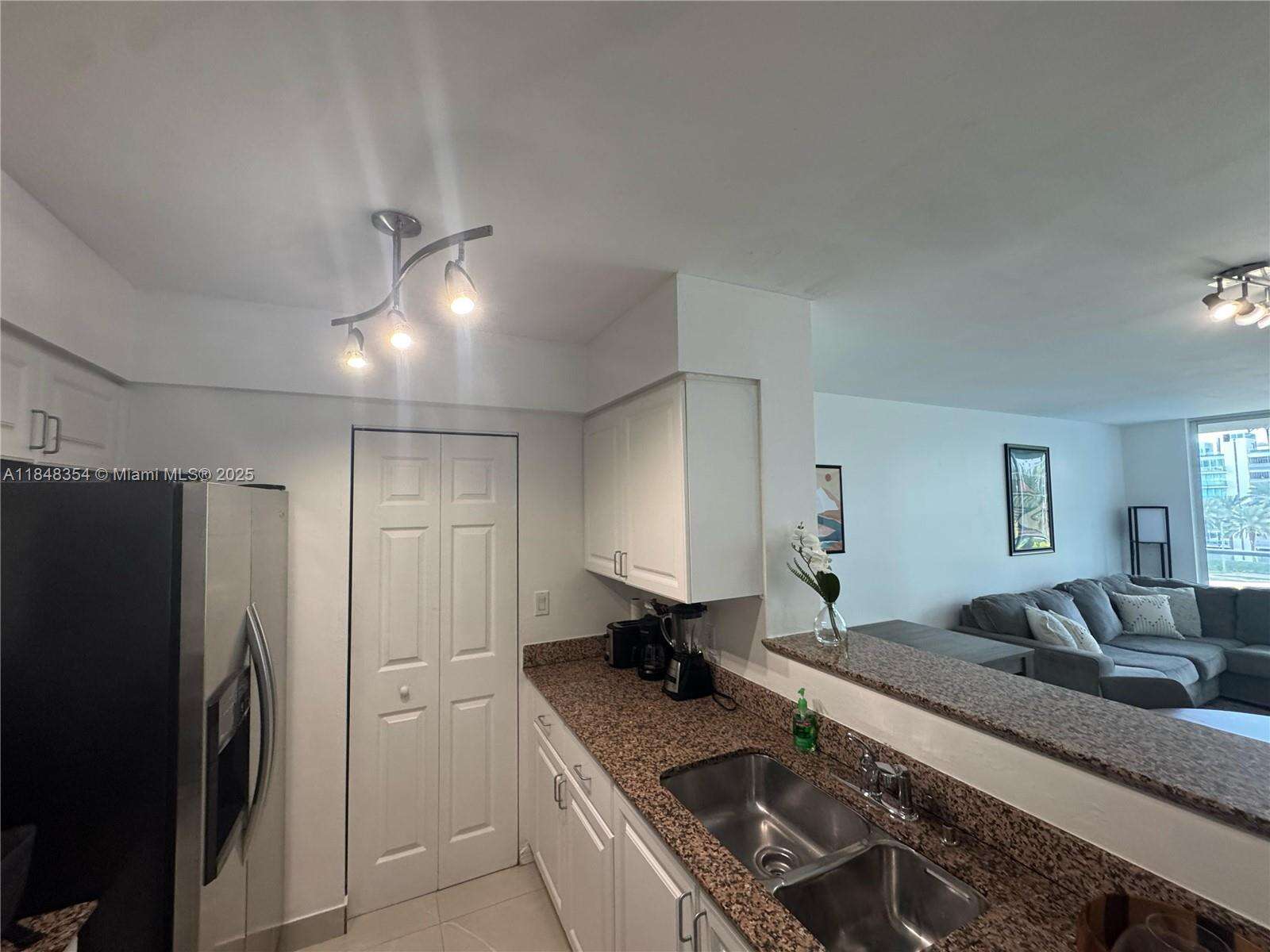 The Mark On Brickell at 1155 Brickell Bay Dr, Miami, FL 33131 - For Rent photo 12