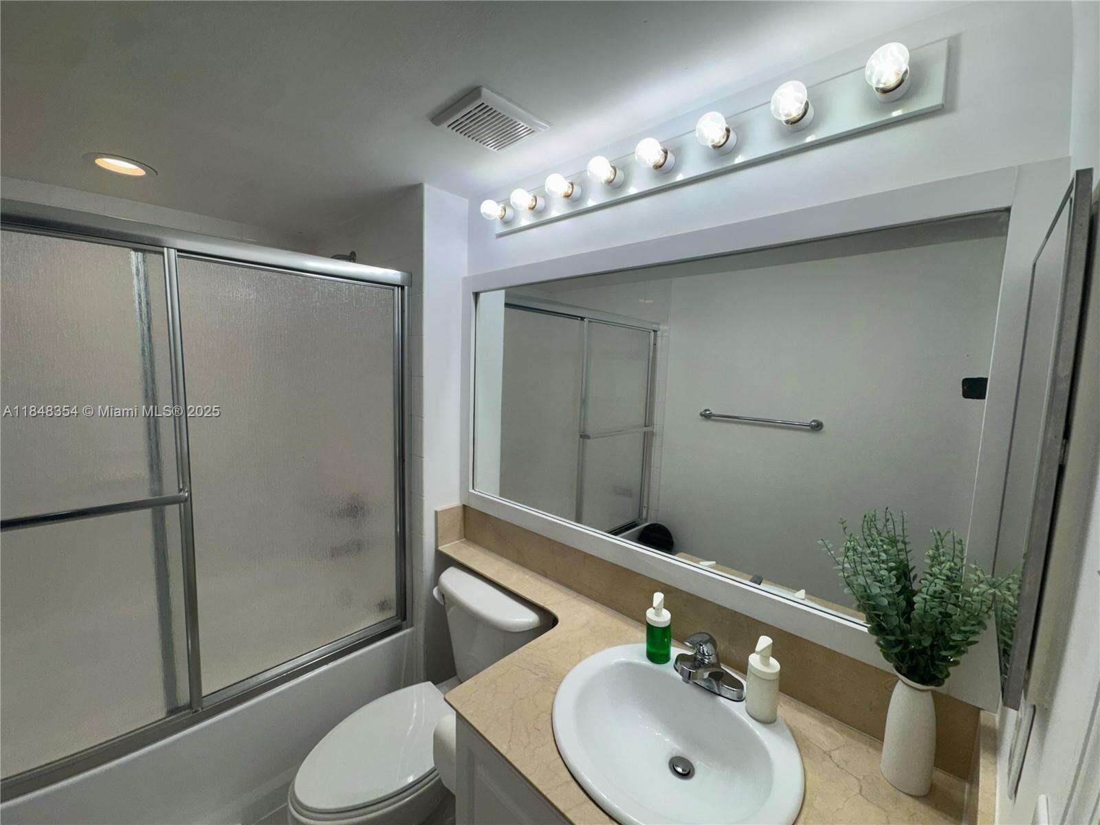 The Mark On Brickell at 1155 Brickell Bay Dr, Miami, FL 33131 - For Rent photo 17