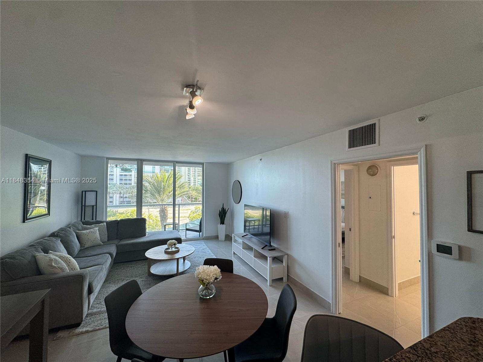 The Mark On Brickell at 1155 Brickell Bay Dr, Miami, FL 33131 - For Rent photo 3