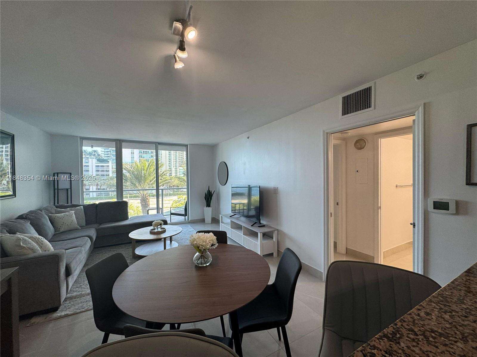 The Mark On Brickell at 1155 Brickell Bay Dr, Miami, FL 33131 - For Rent photo 4