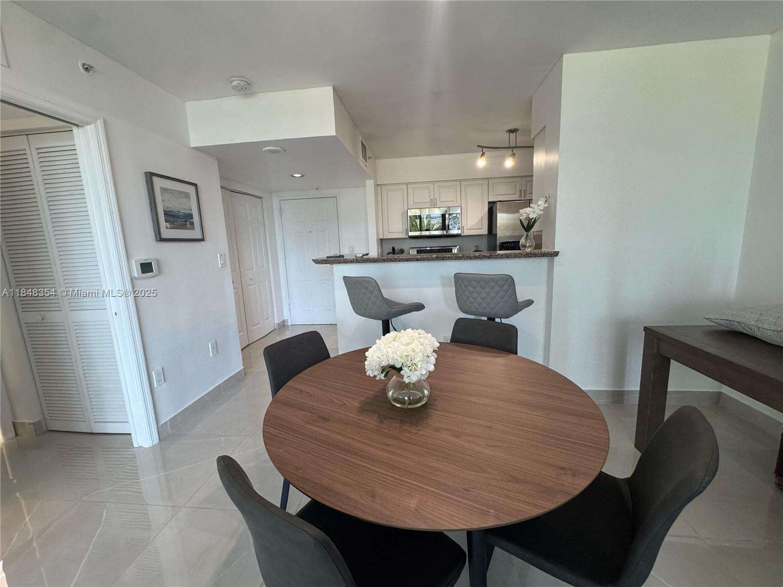 The Mark On Brickell at 1155 Brickell Bay Dr, Miami, FL 33131 - For Rent photo 8