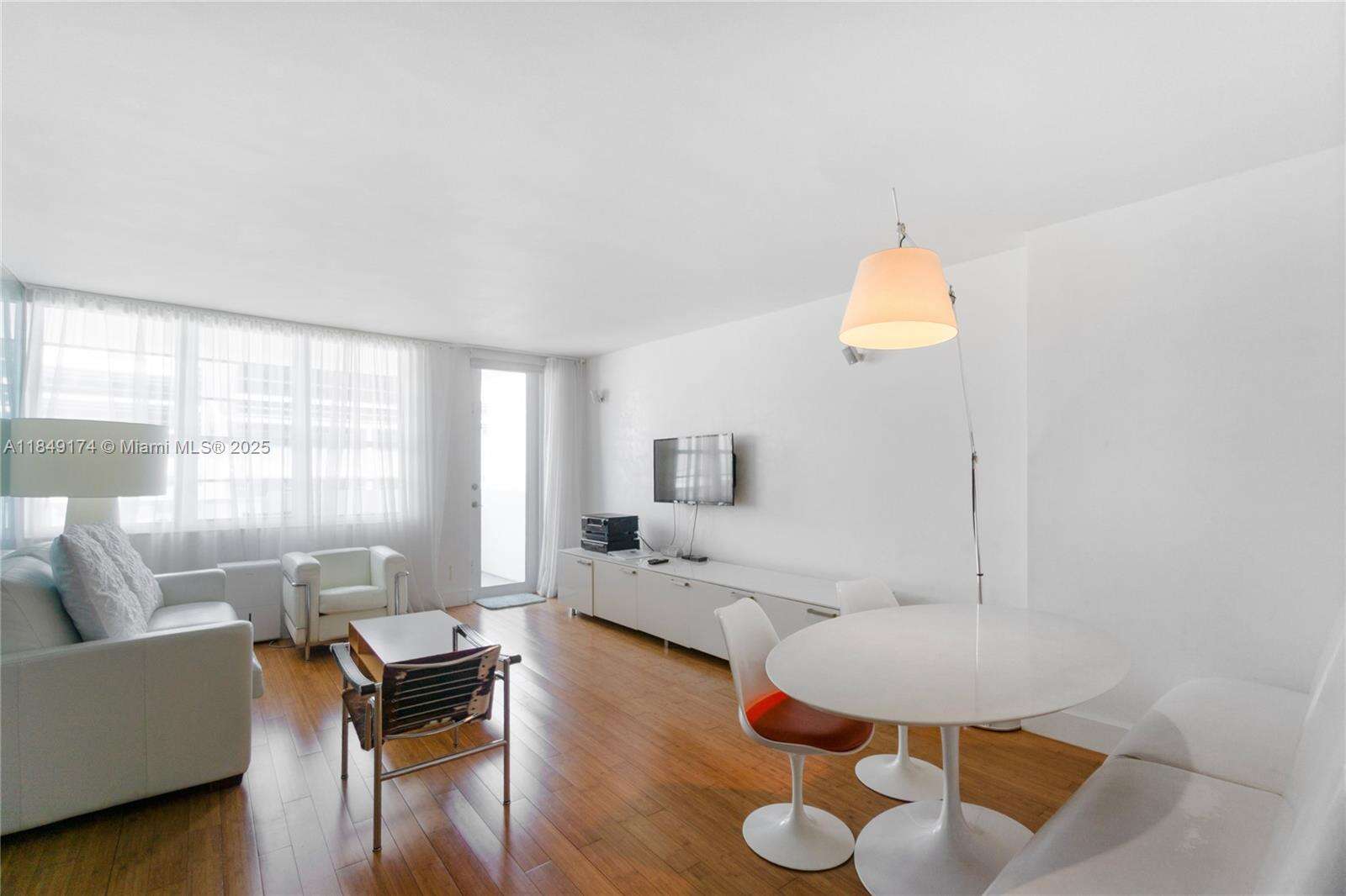 Decoplage at 100 Lincoln Rd, Miami Beach, FL 33139 - For Rent photo 2
