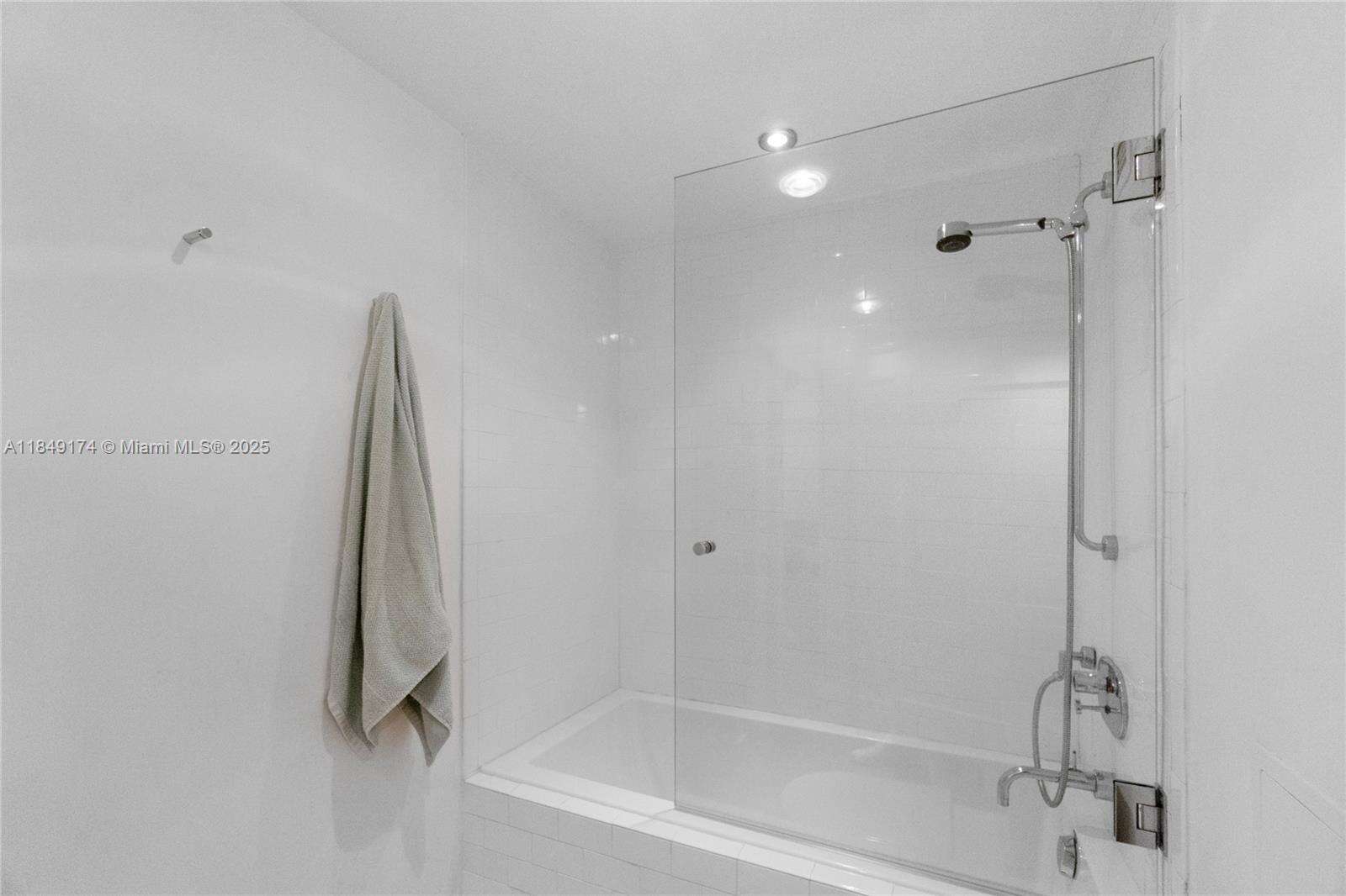 Decoplage at 100 Lincoln Rd, Miami Beach, FL 33139 - For Rent photo 20