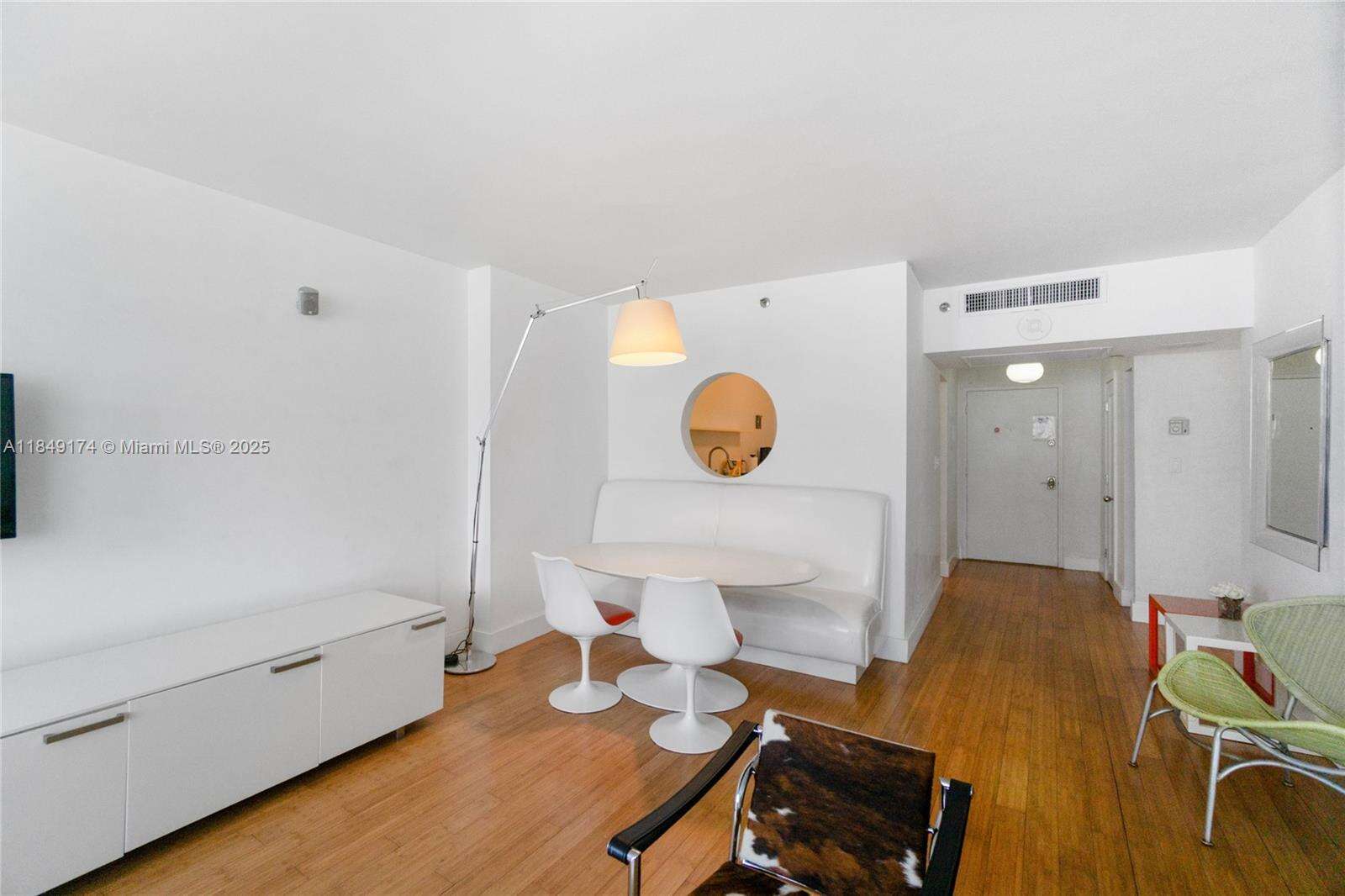 Decoplage at 100 Lincoln Rd, Miami Beach, FL 33139 - For Rent photo 3