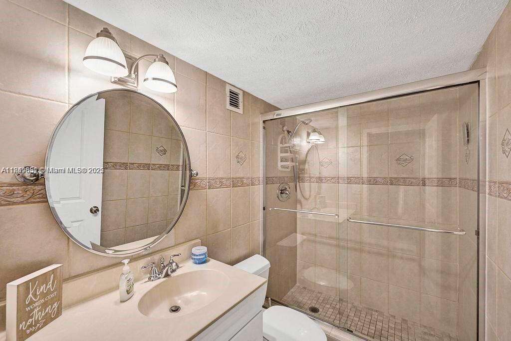 Sea Air Towers at Hollywood, FL 33019 - For Rent photo 15