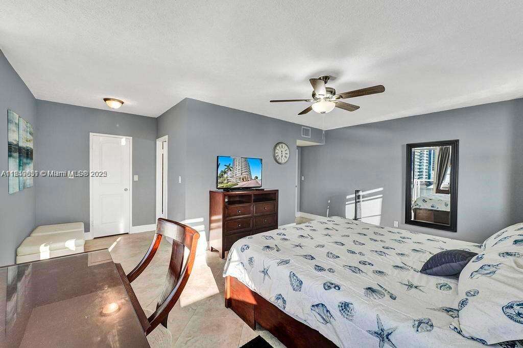 Sea Air Towers at Hollywood, FL 33019 - For Rent photo 9