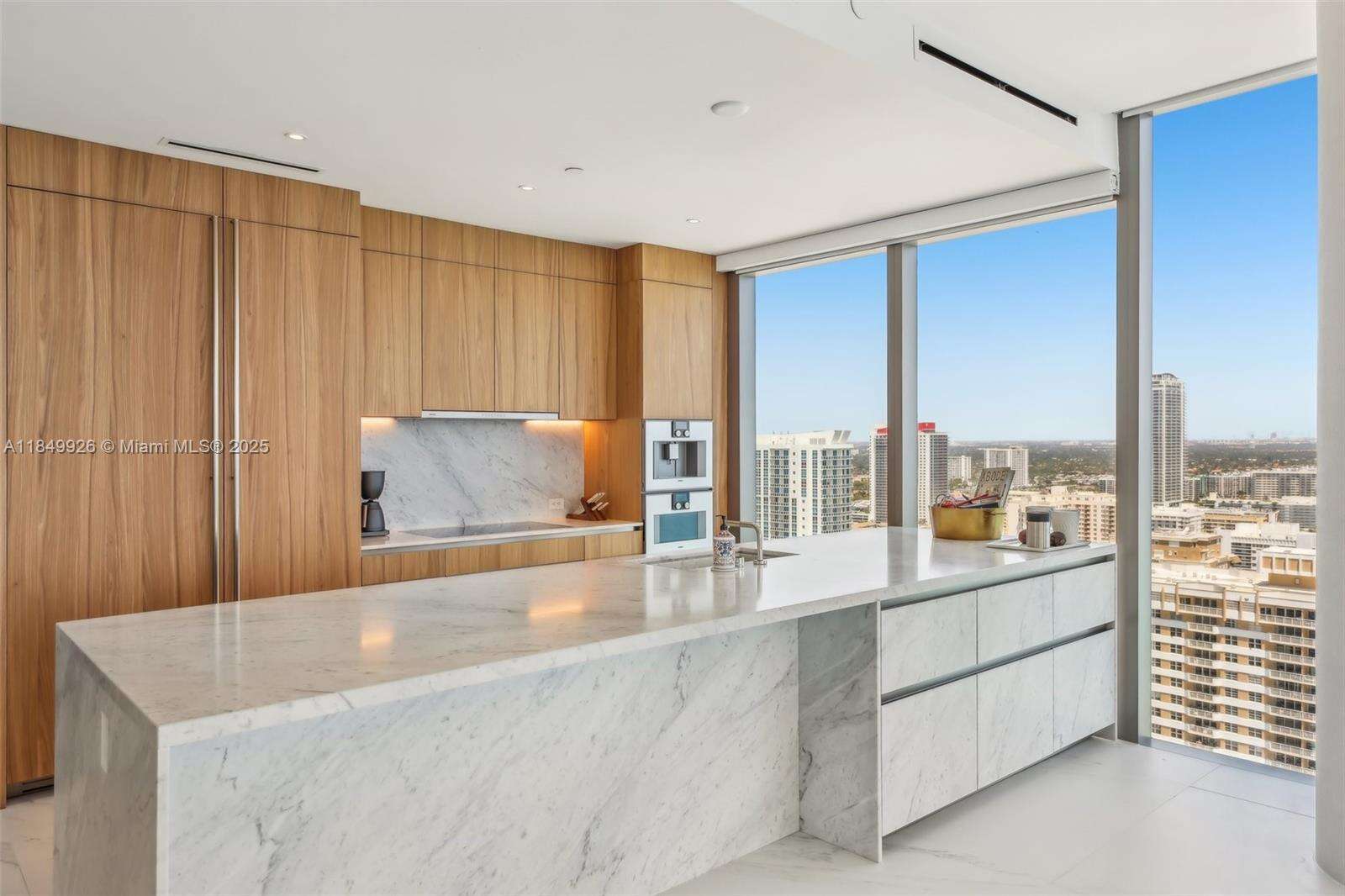 2000 Ocean at 2000 Ocean Dr, Hallandale Beach, FL 33009 - For Rent photo 14