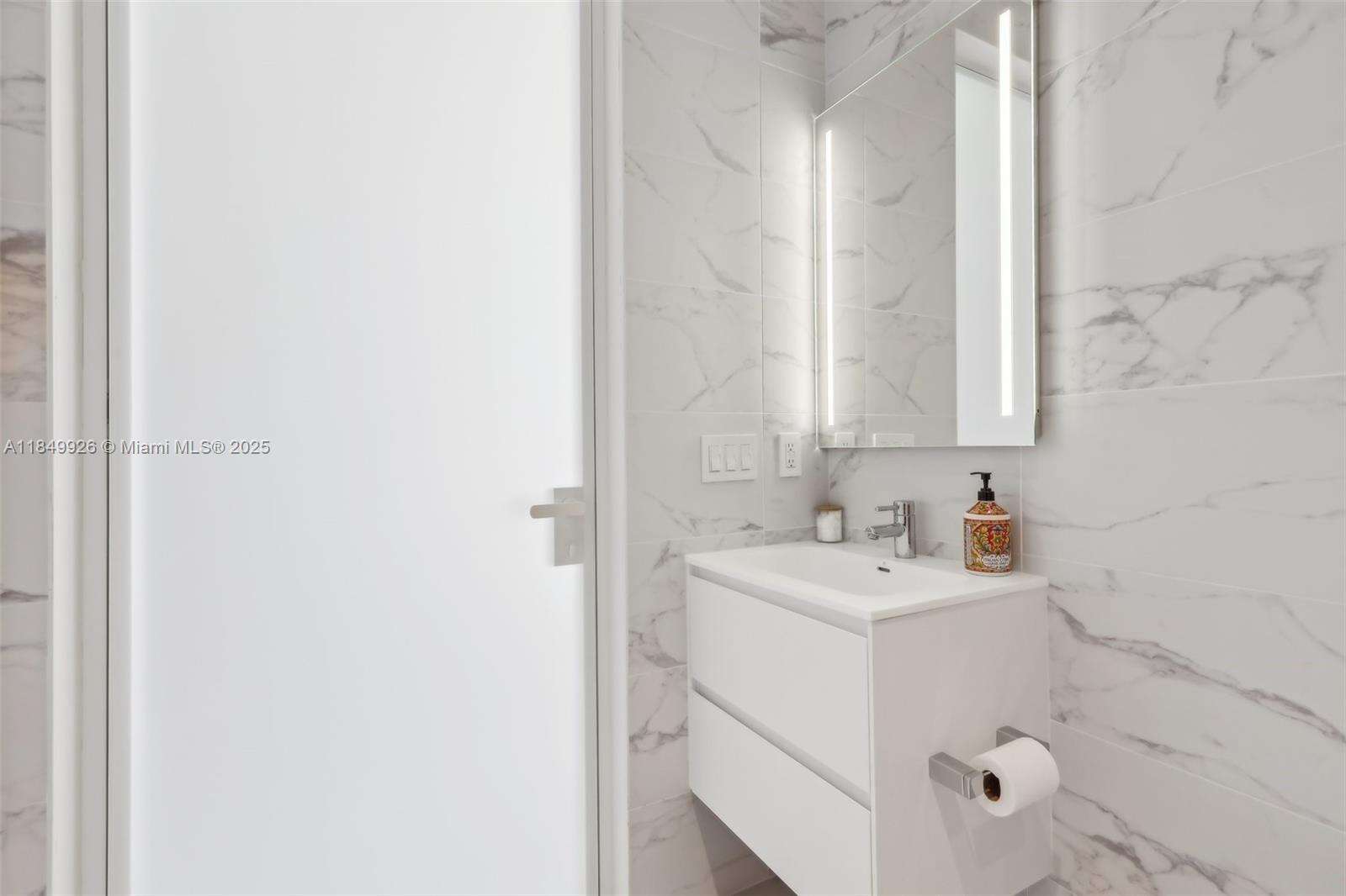 2000 Ocean at 2000 Ocean Dr, Hallandale Beach, FL 33009 - For Rent photo 37