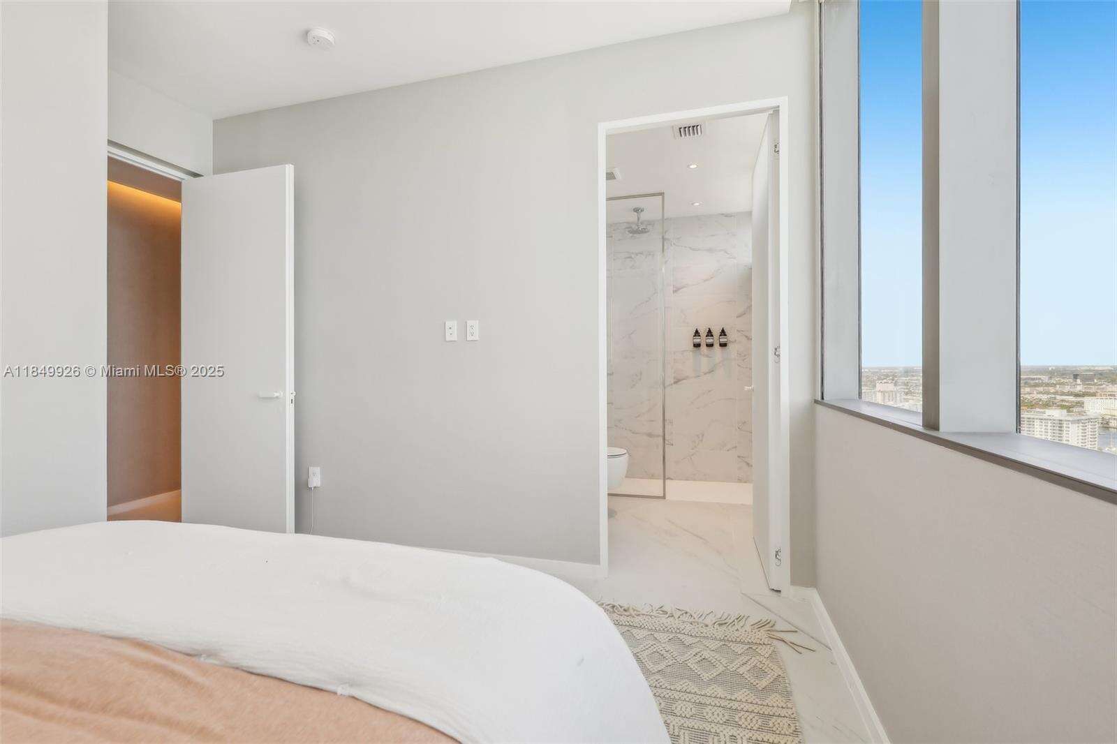 2000 Ocean at 2000 Ocean Dr, Hallandale Beach, FL 33009 - For Rent photo 42