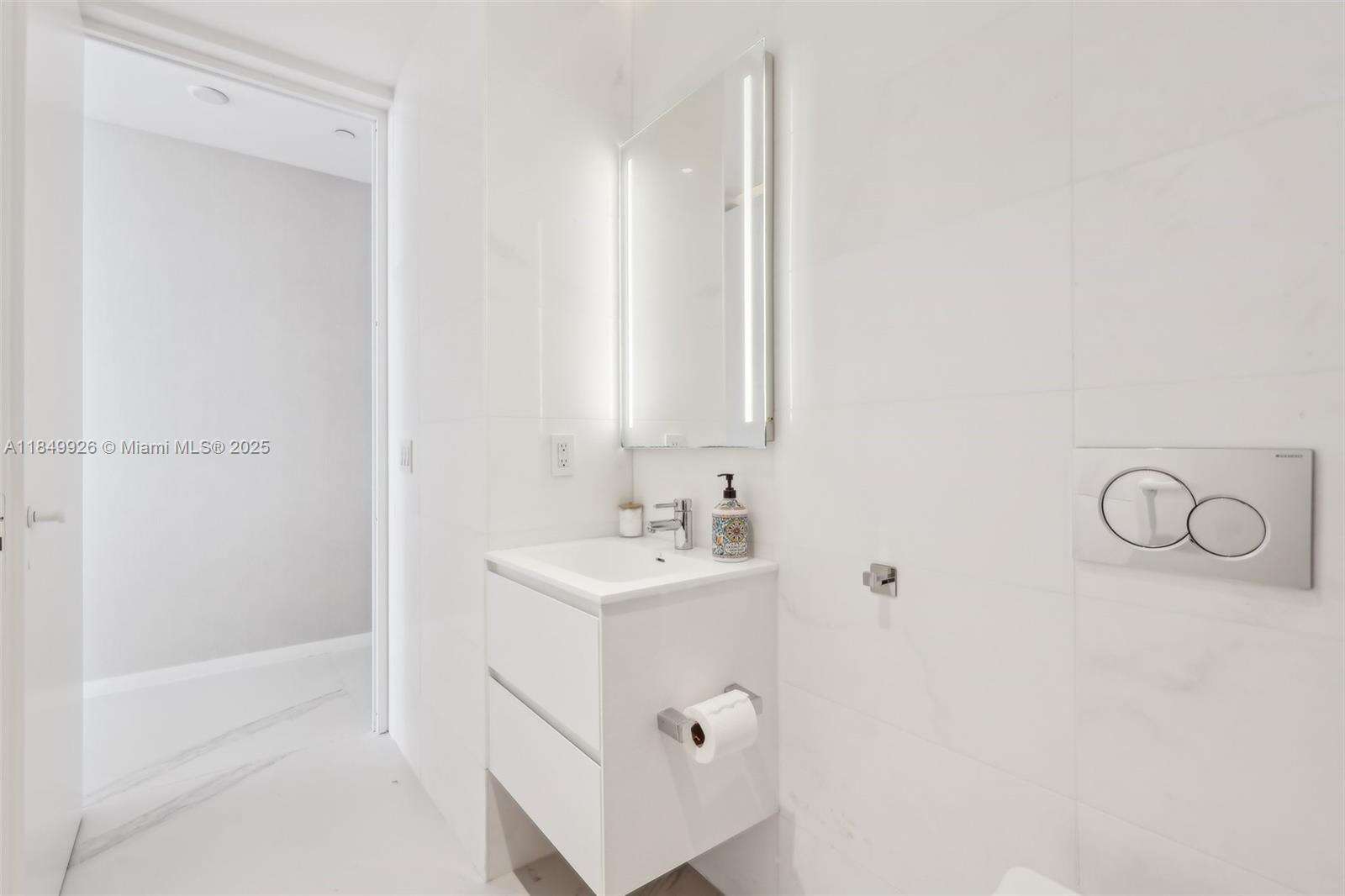 2000 Ocean at 2000 Ocean Dr, Hallandale Beach, FL 33009 - For Rent photo 44