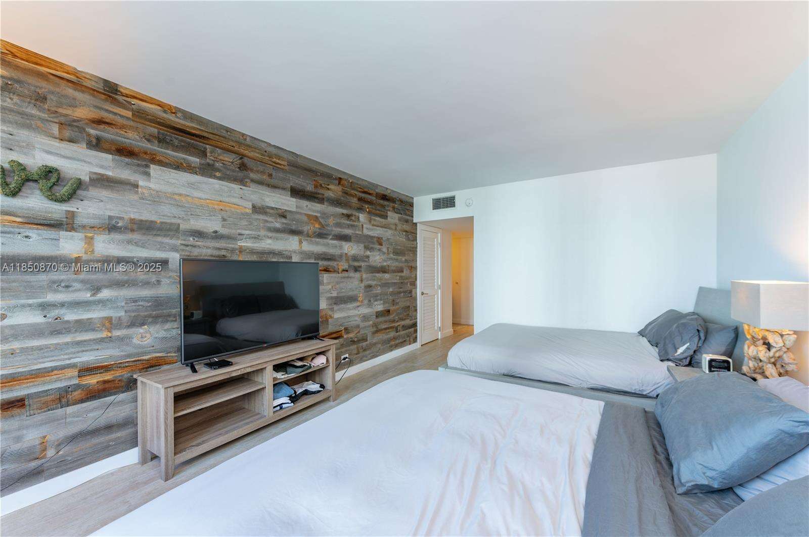 Roney Palace at 2301 Collins Ave, Miami Beach, FL 33139 - For Rent photo 17