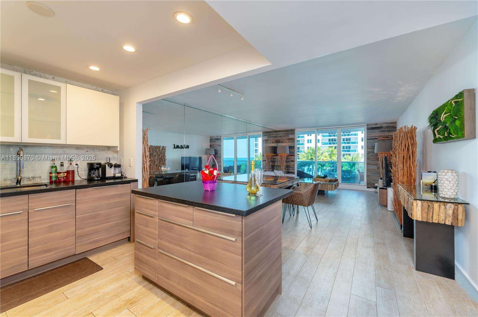 Roney Palace at 2301 Collins Ave, Miami Beach, FL 33139 - For Rent photo 7