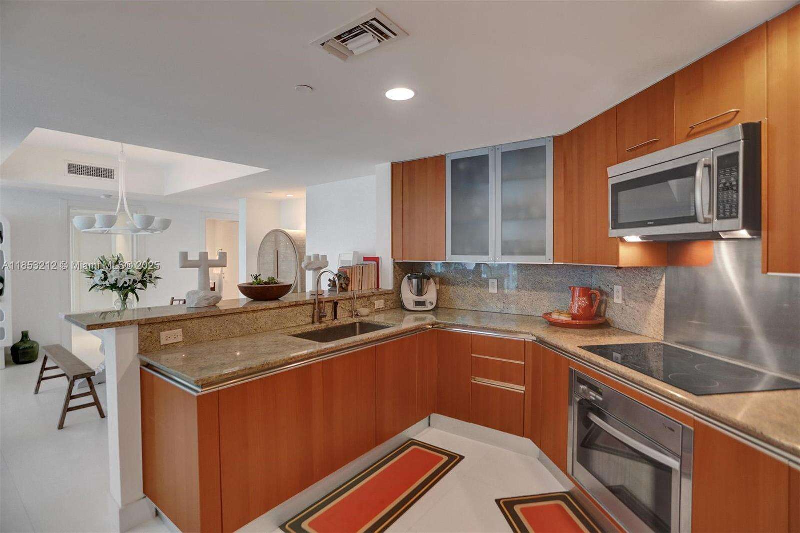 Grovenor House at 2627 Bayshore Dr, Coconut Grove, FL 33133 - For Rent photo 21