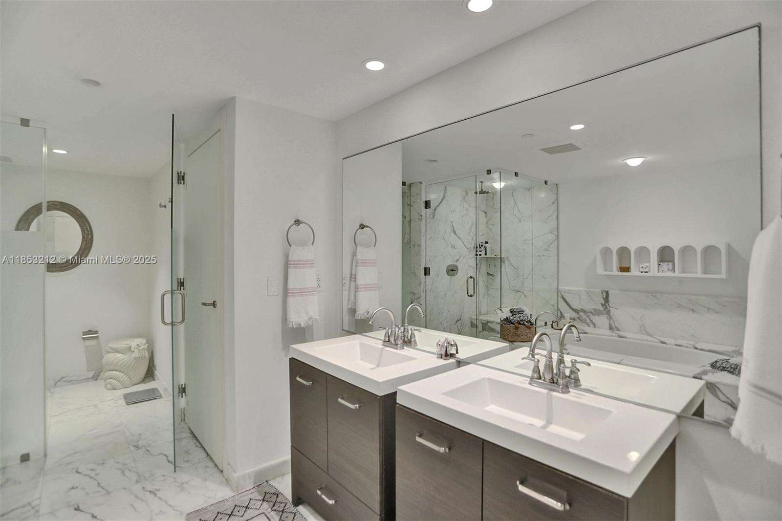 Grovenor House at 2627 Bayshore Dr, Coconut Grove, FL 33133 - For Rent photo 30